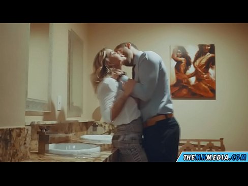 ❤️ Ina whakawaia koe e te kakaho tetona i roto i te wharepaku whanui ☑ Porno i mi.fulldesisex.ru ❌️